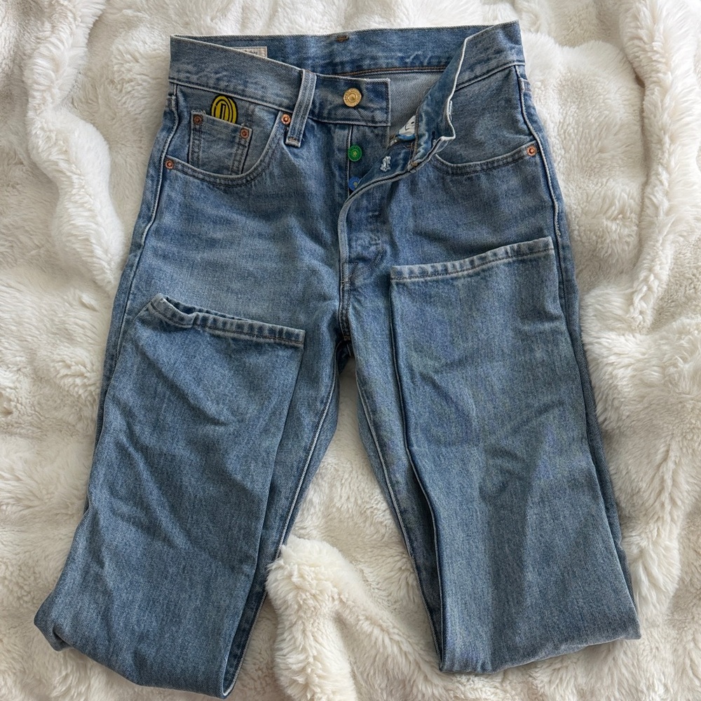 Levi's Light Blue Straight Jeans with Patch Pocket Detail
